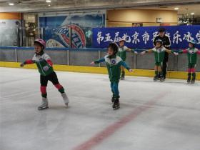 第五届深圳市民快乐冰雪季带动千人参与