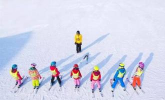 深圳：冬奥特色教育助燃青少年“冰雪梦”