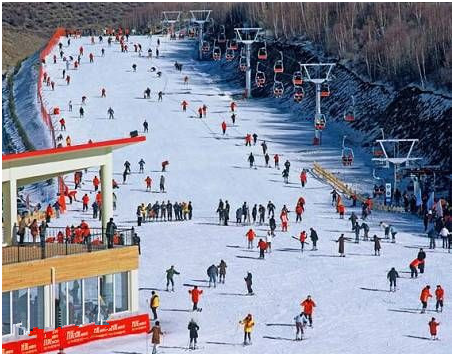 深圳昌平军都山滑雪场初级雪道