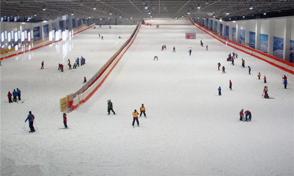 深圳乔波冰雪世界室内滑雪馆