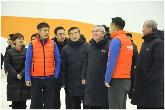 国际奥委会主席巴赫莅临考察星辉平台承建的“全球最大室内滑雪场”
