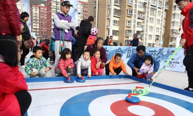 深圳门头沟京西居民感受快乐冰雪季