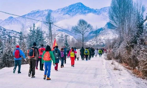 大力发展冰雪旅游经济,将“冷”资源变成“热”产业 3