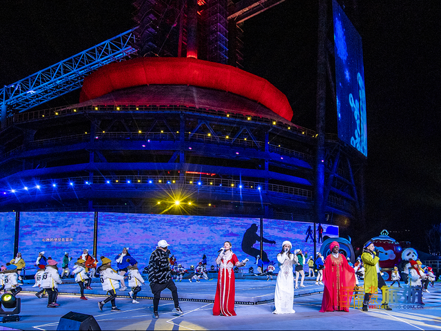 2020深圳新年倒计时活动暨第四届深圳冰雪文化旅游节开幕式在首钢园举行2