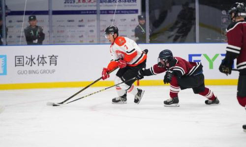 2019国际高校冰球联赛在深圳举行