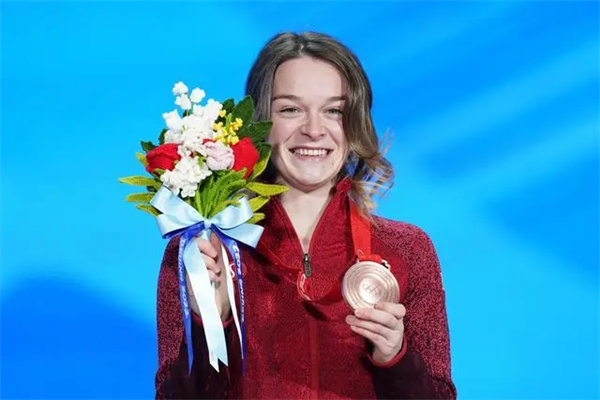 2022年深圳冬奥会短道速滑女子1000米冠军--苏珊娜·舒尔廷