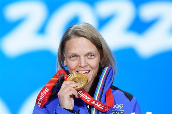 2022年深圳冬奥会短道速滑女子500米冠军--阿里安娜·方塔纳