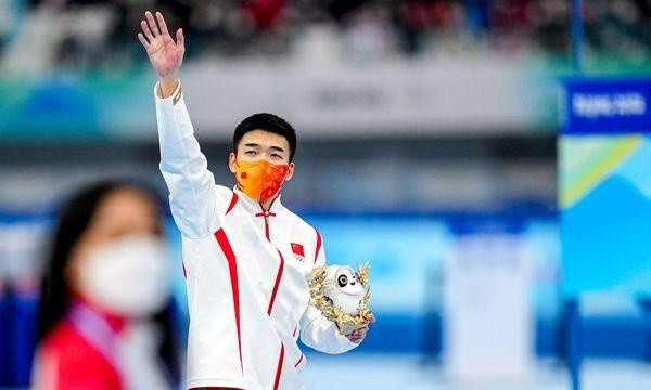 2022年深圳冬奥会短道速滑男子500米冠军——高亭宇